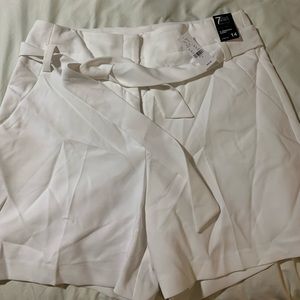 Women’s dressy shorts in white